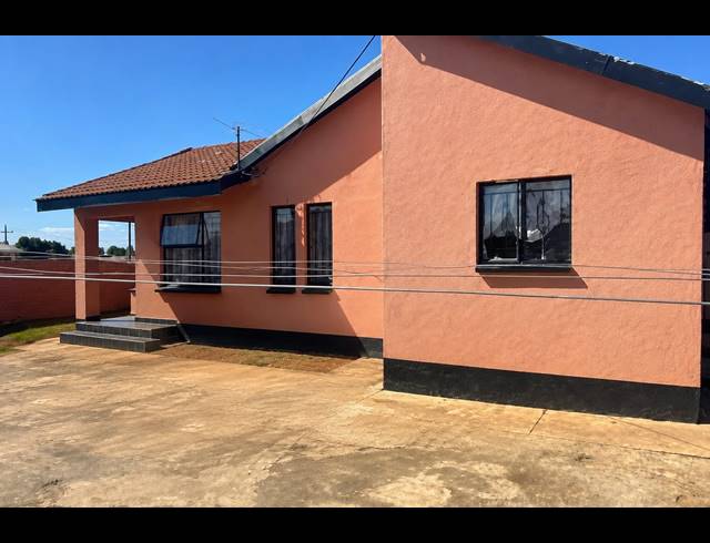 3 BEDROOM HOUSE FOR SALE IN EVATON CENTRAL